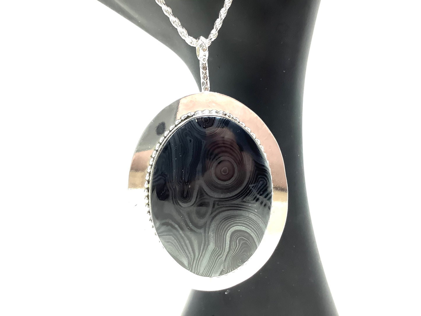 Psilomane Pendant