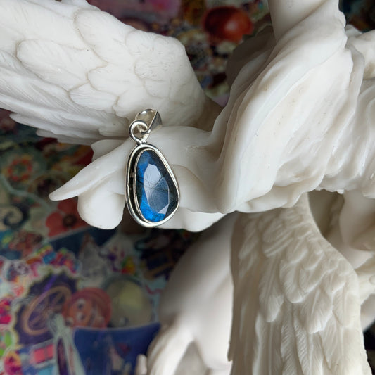 Labradorite Pendant