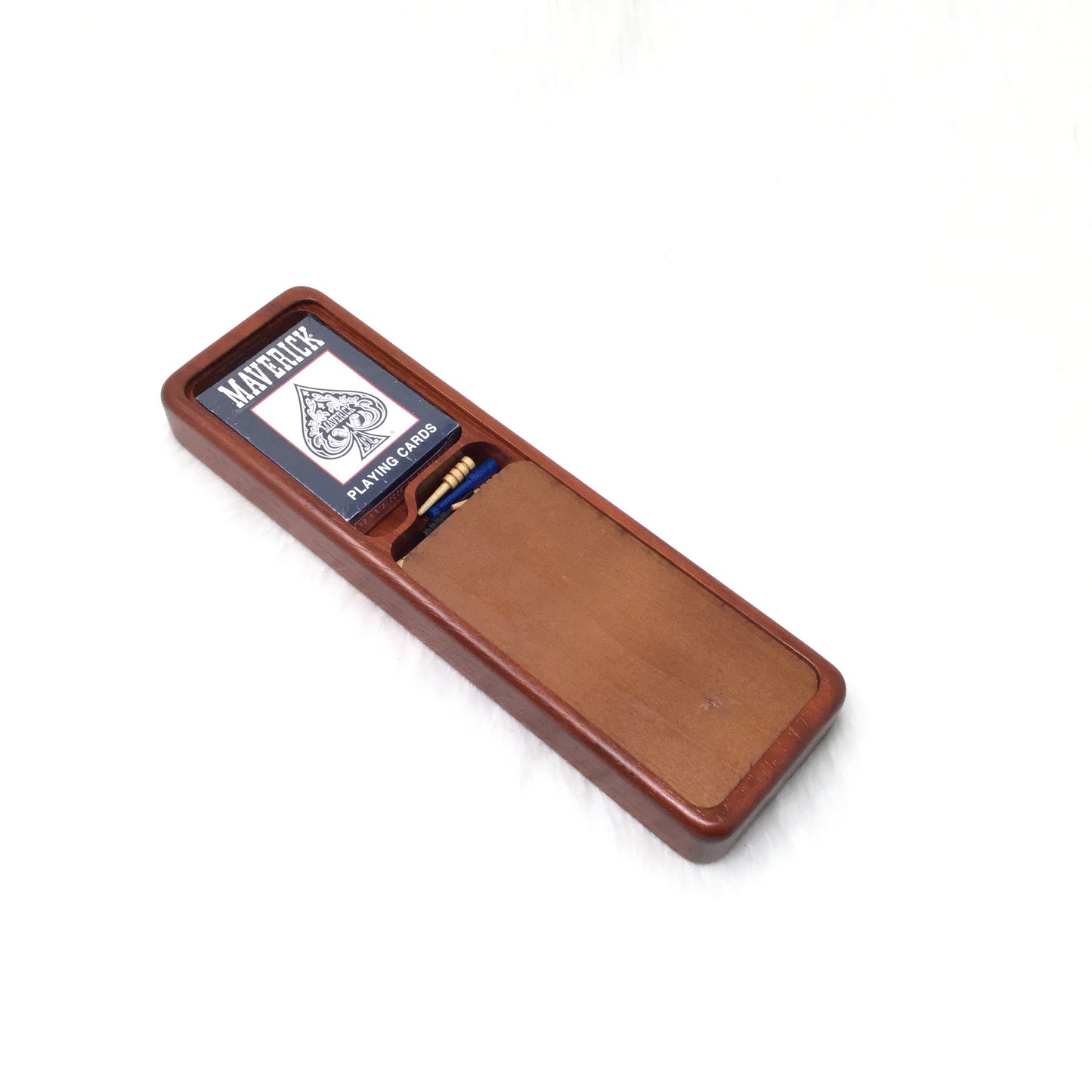 Cribbage board (red)